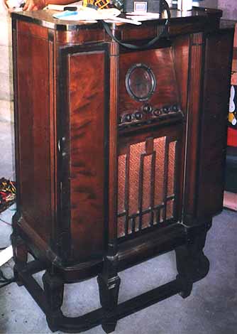 RCA Victor Model 281 コンソール型マルチバンドラジオ